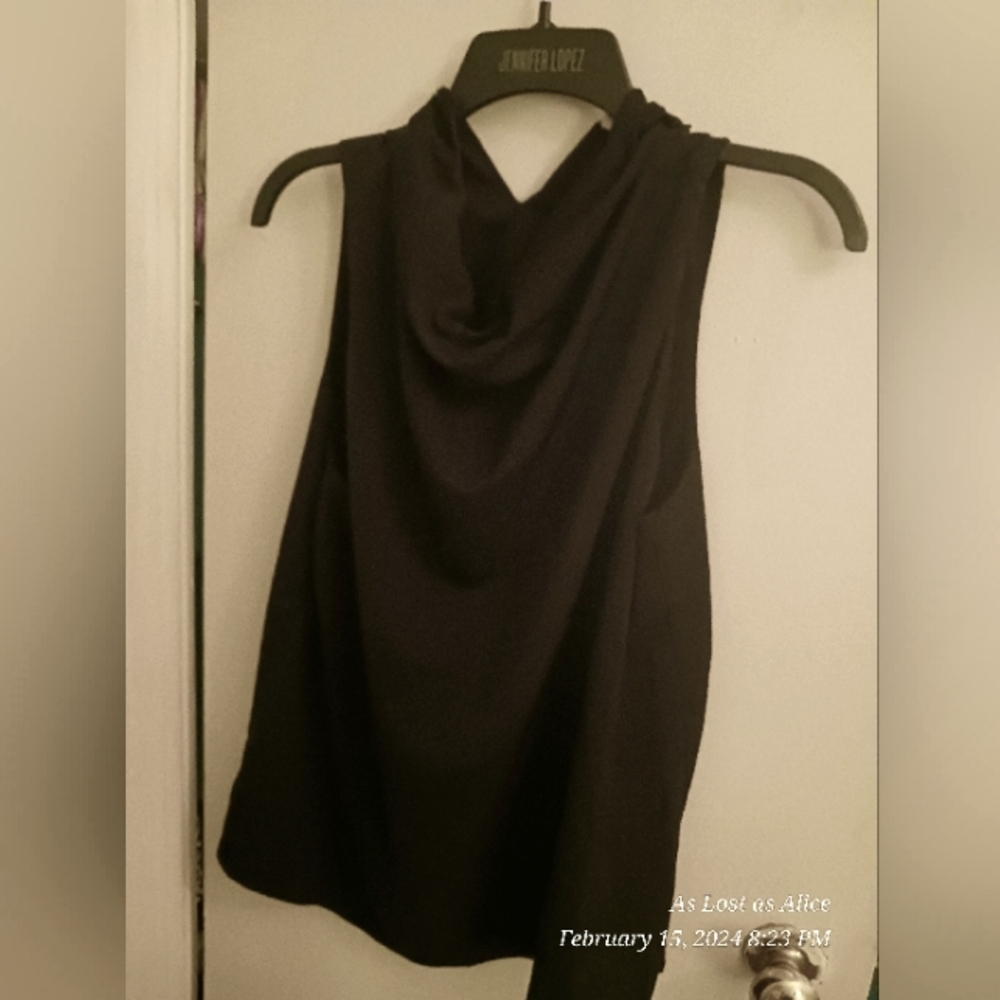 Women's size small sleeveless top black